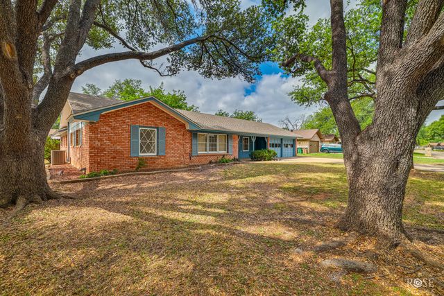 2801 Oak Forest Drive, San Angelo, TX 76904