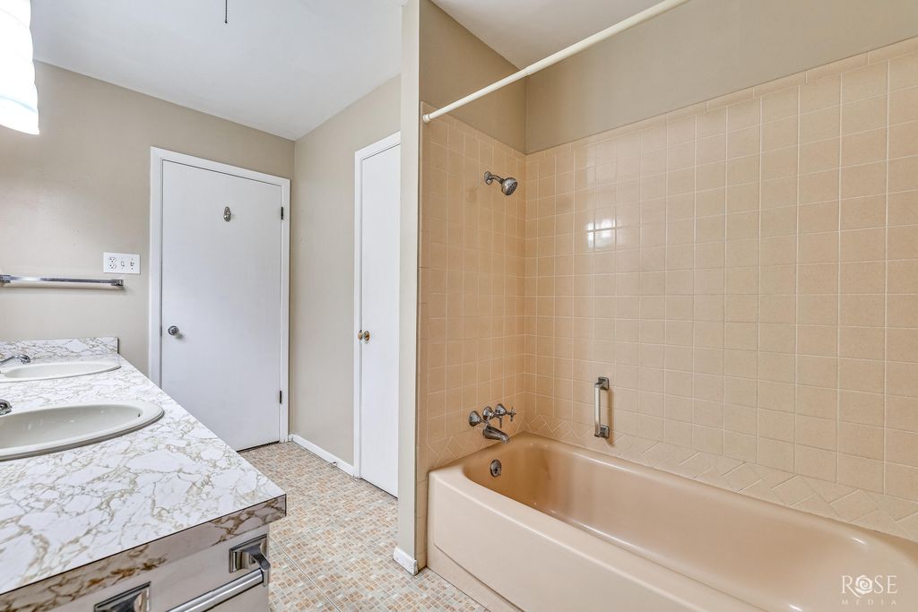 Image 20 of property listing at 2801 Oak Forest Drive, San Angelo, TX 76904