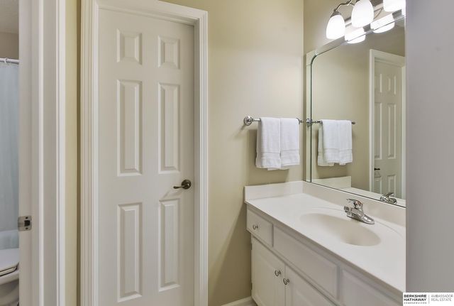 3855 S 177th Avenue, Omaha, NE 68130