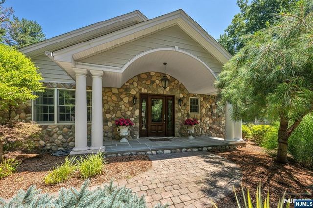 330 Airmount Avenue, Ramsey, NJ 07446