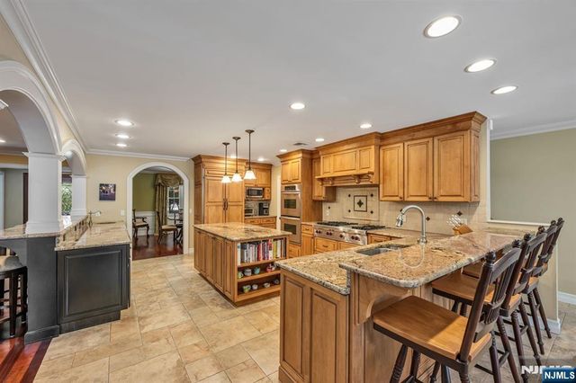 330 Airmount Avenue, Ramsey, NJ 07446