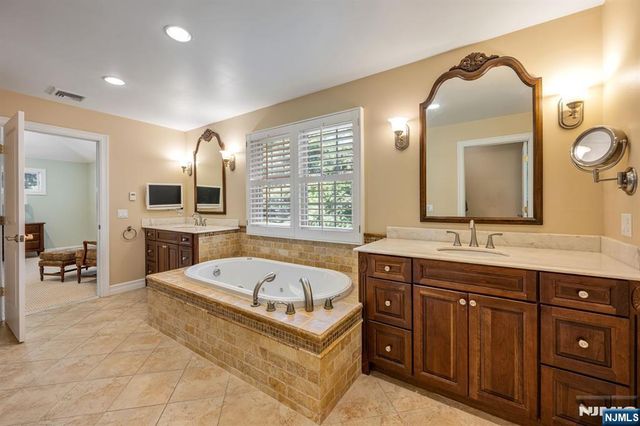 330 Airmount Avenue, Ramsey, NJ 07446