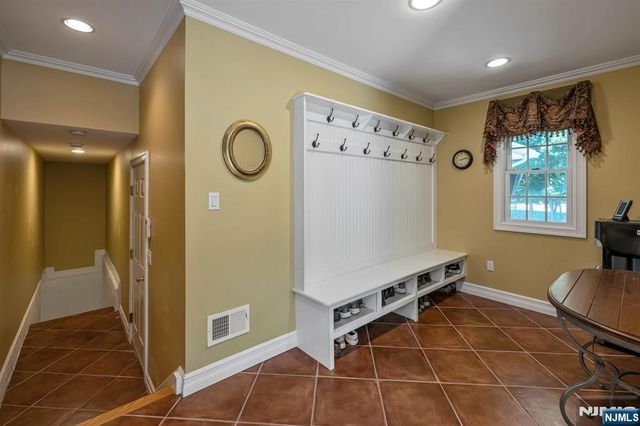 330 Airmount Avenue, Ramsey, NJ 07446