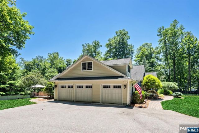 330 Airmount Avenue, Ramsey, NJ 07446
