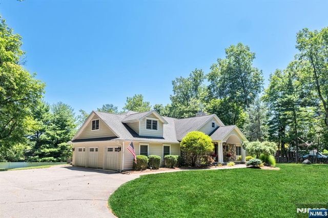 330 Airmount Avenue, Ramsey, NJ 07446