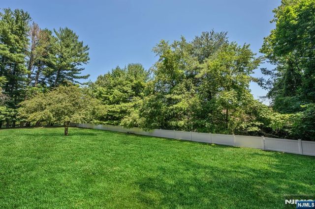 330 Airmount Avenue, Ramsey, NJ 07446