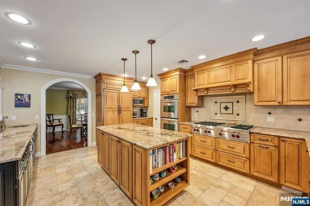 330 Airmount Avenue, Ramsey, NJ 07446