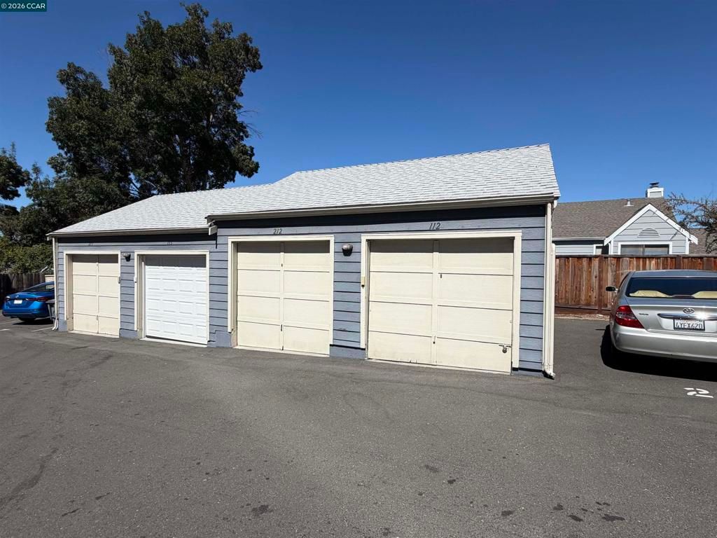 Image 13 of property listing at 113 Sea Crest Cir, Vallejo, CA 94590
