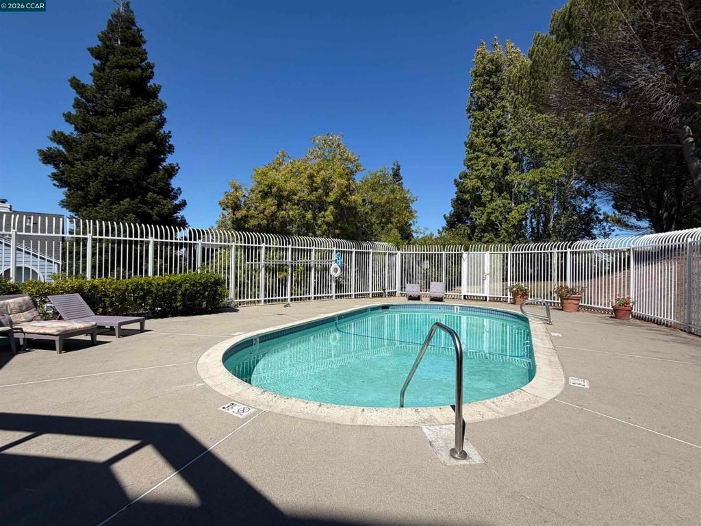 Image 16 of property listing at 113 Sea Crest Cir, Vallejo, CA 94590