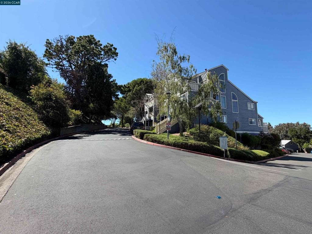 Image 18 of property listing at 113 Sea Crest Cir, Vallejo, CA 94590