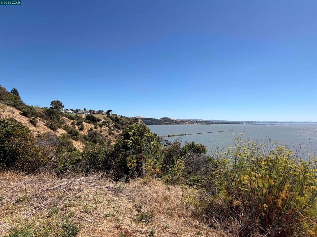 Image 20 of property listing at 113 Sea Crest Cir, Vallejo, CA 94590