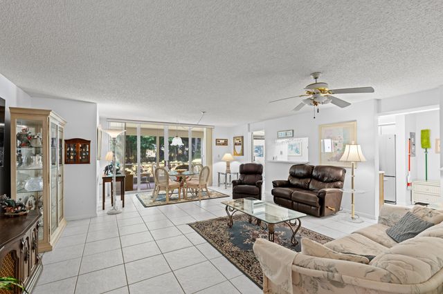 106 Half Moon Circle B1, Hypoluxo, FL 33462