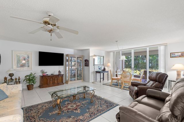 106 Half Moon Circle B1, Hypoluxo, FL 33462