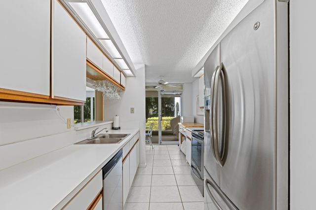 106 Half Moon Circle B1, Hypoluxo, FL 33462