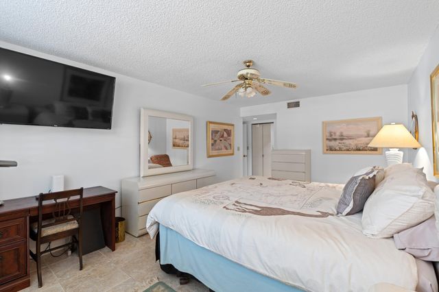 106 Half Moon Circle B1, Hypoluxo, FL 33462