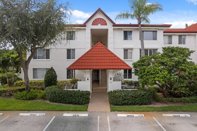106 Half Moon Circle B1, Hypoluxo, FL 33462