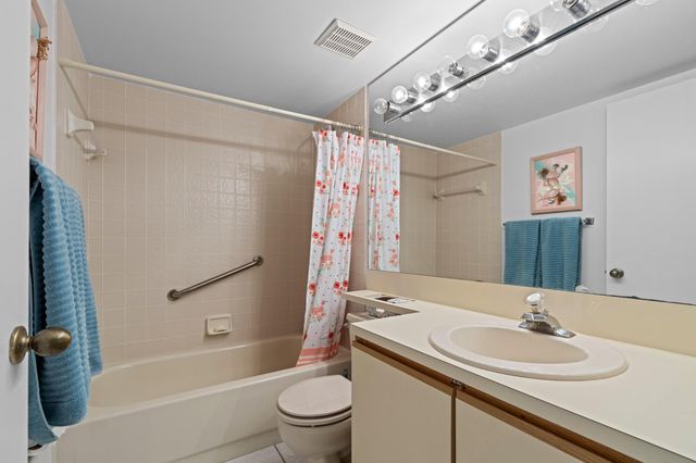 106 Half Moon Circle B1, Hypoluxo, FL 33462