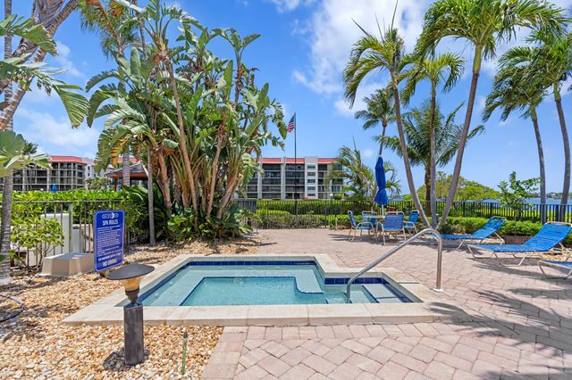 106 Half Moon Circle B1, Hypoluxo, FL 33462