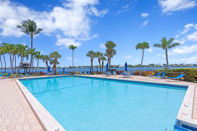 106 Half Moon Circle B1, Hypoluxo, FL 33462