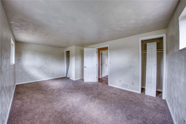 275 Twin Lakes Rd, Unity Twp, PA 15650