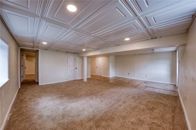 275 Twin Lakes Rd, Unity Twp, PA 15650