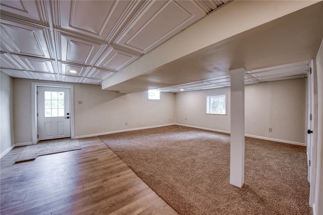 275 Twin Lakes Rd, Unity Twp, PA 15650