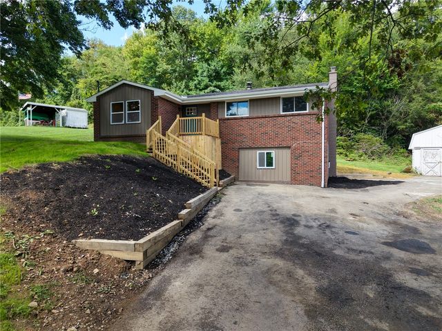275 Twin Lakes Rd, Unity Twp, PA 15650