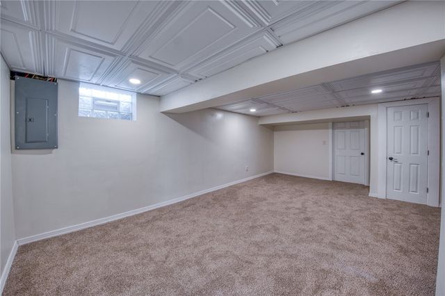 275 Twin Lakes Rd, Unity Twp, PA 15650