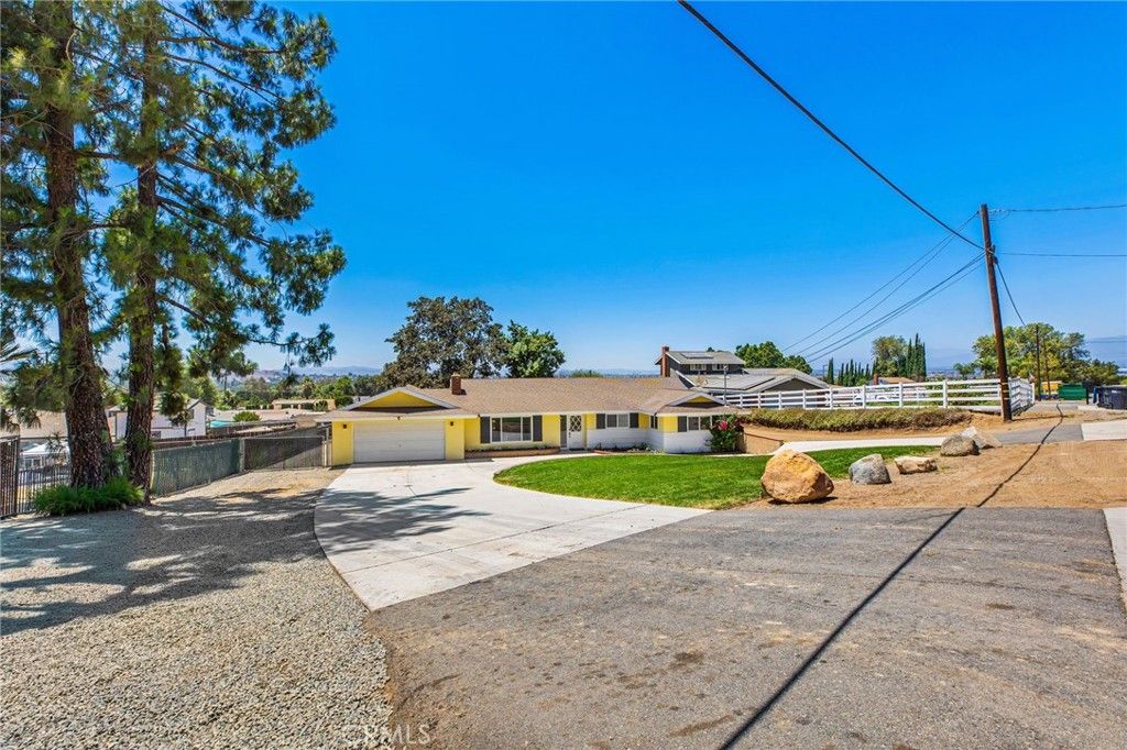 Image 4 of property listing at 4430 Crestview, Norco, CA 92860