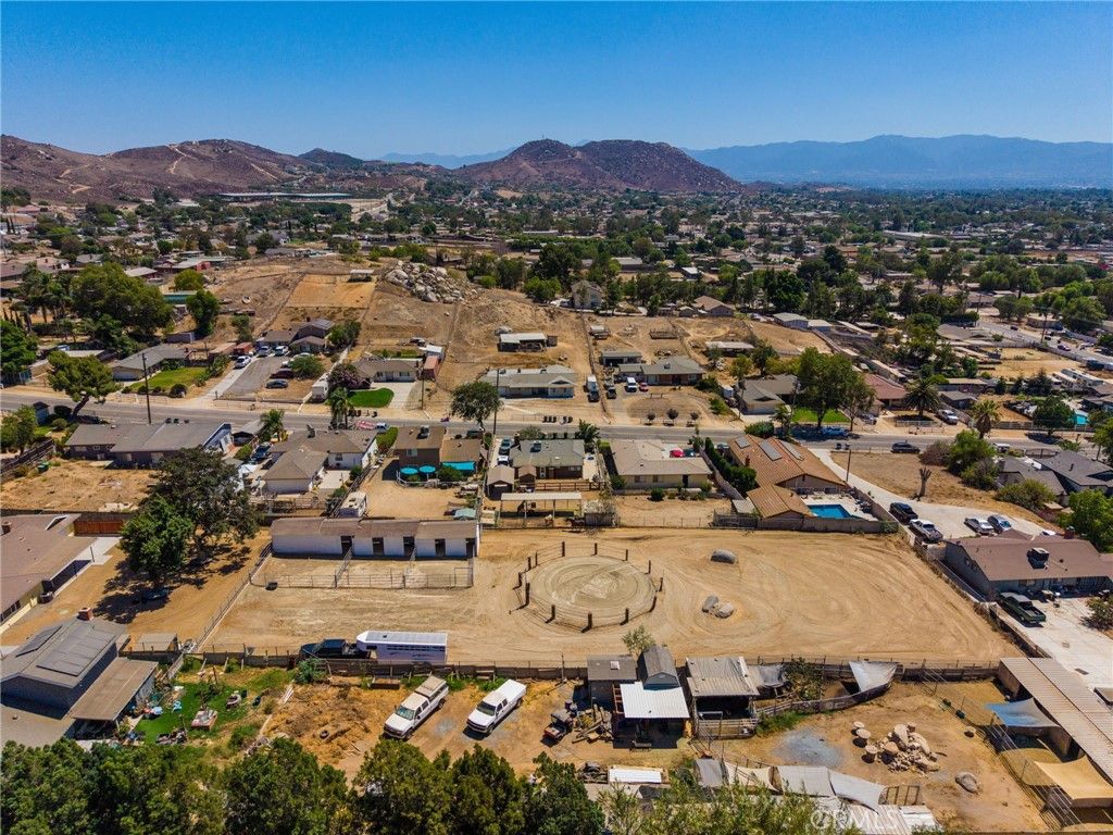 Image 62 of property listing at 4430 Crestview, Norco, CA 92860