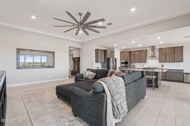 18559 W HIDDENVIEW Drive, Goodyear, AZ 85338