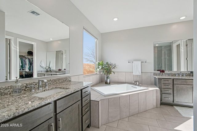 18559 W HIDDENVIEW Drive, Goodyear, AZ 85338