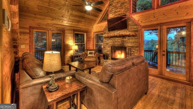 155 Shayla Drive, Blue Ridge, GA 30513