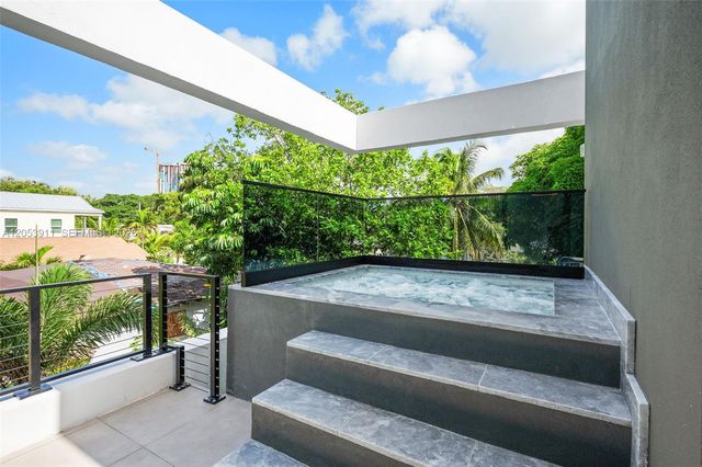 3310 Elizabeth Street, Miami, FL 33133