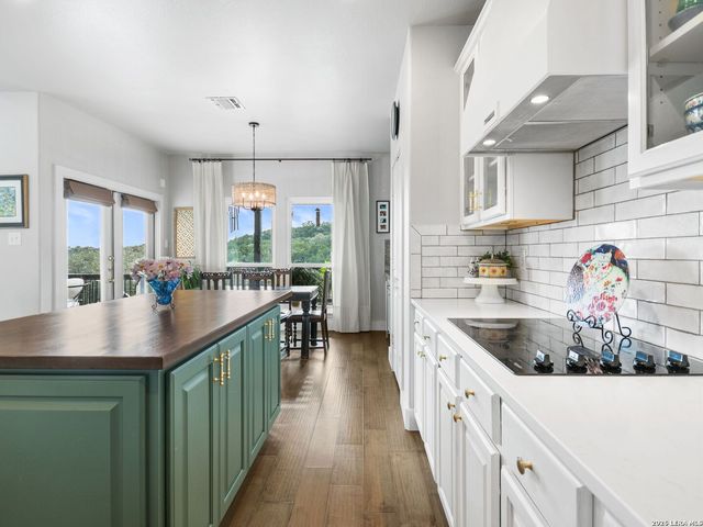 9418 Conbar, Helotes, TX 78023