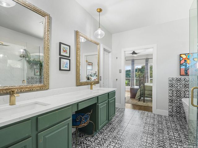 9418 Conbar, Helotes, TX 78023