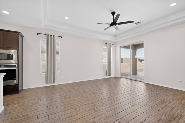 294 Adeline Avenue SW, Los Lunas, NM 87031