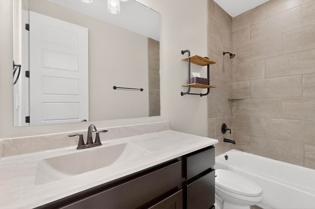 294 Adeline Avenue SW, Los Lunas, NM 87031