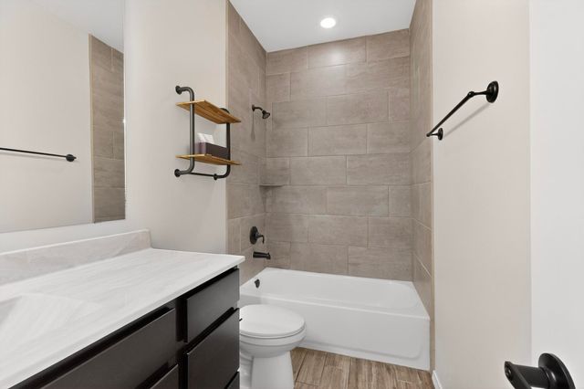 294 Adeline Avenue SW, Los Lunas, NM 87031