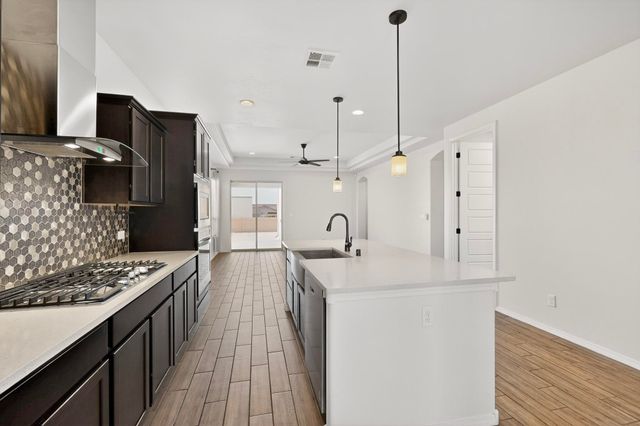 294 Adeline Avenue SW, Los Lunas, NM 87031