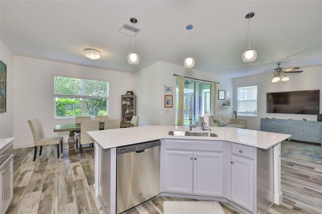 6215 VOYAGERS PLACE, Apollo Beach, FL 33572