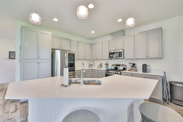 6215 VOYAGERS PLACE, Apollo Beach, FL 33572