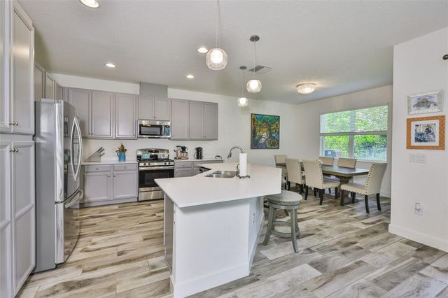 6215 VOYAGERS PLACE, Apollo Beach, FL 33572