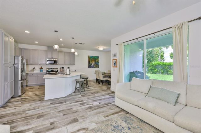 6215 VOYAGERS PLACE, Apollo Beach, FL 33572