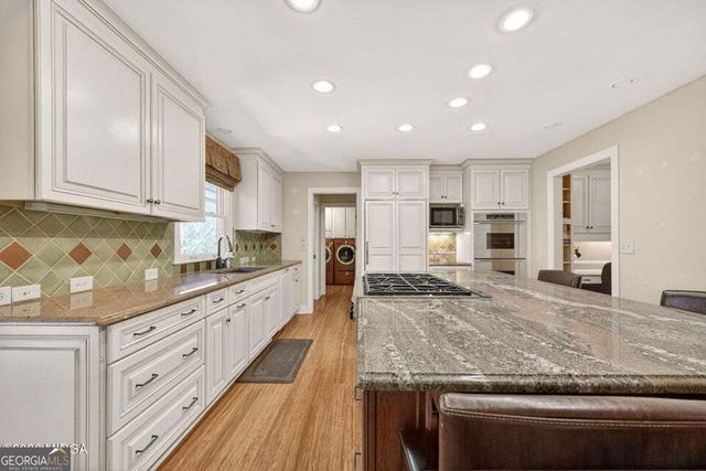 4716 Moor Park, Macon, GA 31210