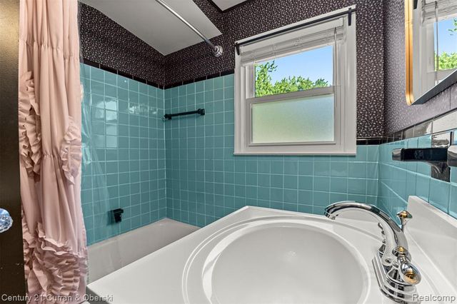 29655 Westfield Street, Livonia, MI 48150