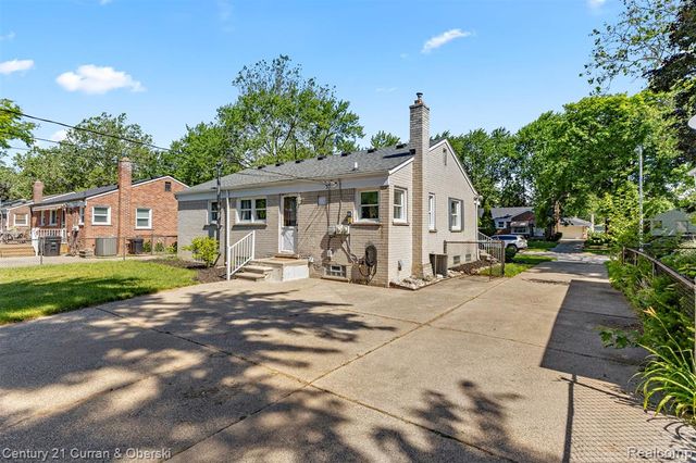 29655 Westfield Street, Livonia, MI 48150