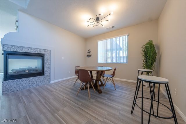 8280 Crown Peak Avenue, Las Vegas, NV 89117