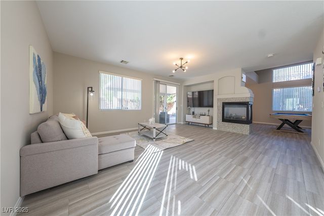 8280 Crown Peak Avenue, Las Vegas, NV 89117