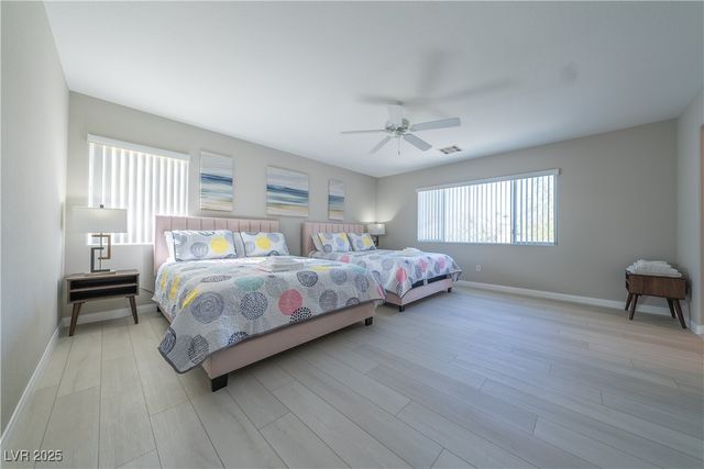 8280 Crown Peak Avenue, Las Vegas, NV 89117